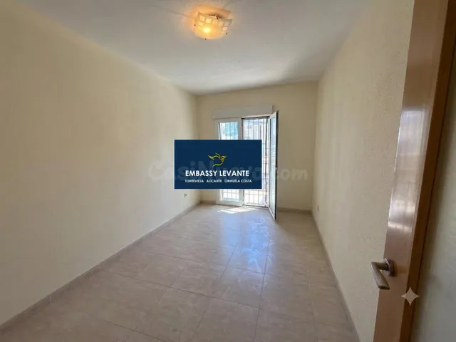VENTA de DOS LOCALES en ZONA PREMIUM de OCIO  + vivienda de tres dormitorios  ZONA CENTRO PASEO MARITIMO — 5