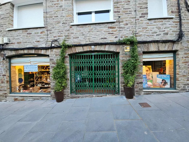 SE VENDE LOCAL COMERCIAL EN EL ENSANCHE DE SANTIAGO — 19