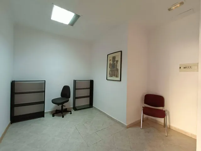 ¡Ideal para tu negocio! Alquiler de local luminoso en zona Princesa Mercedes — 7