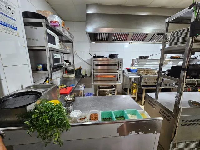 TRASPASO DE RESTAURANTE EN LOS ALCÑZARES. — 10