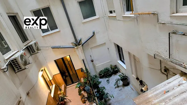 Vivir frente al antiguo cauce del Turia, en pleno Ensanche de Valencia — 25