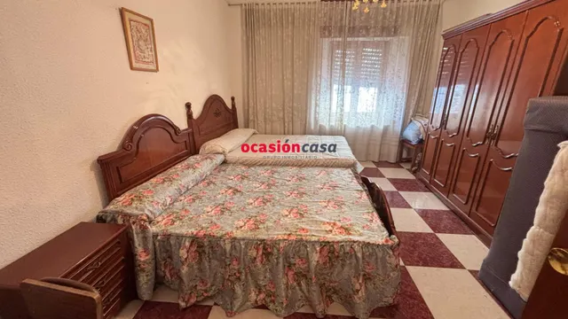 Piso, bar, local y cochera a la venta en Belmez — 13