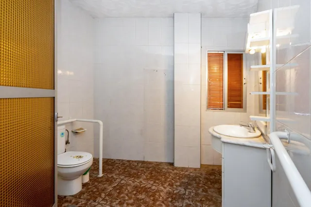 Edificio con gran potencial de desarrollo residencial en Zaidín – Granada — 21