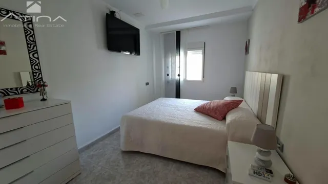 Casa en Daimús con amplia terraza y orientación sureste, a pocos minutos de la playa | 4 dormitorios — 9