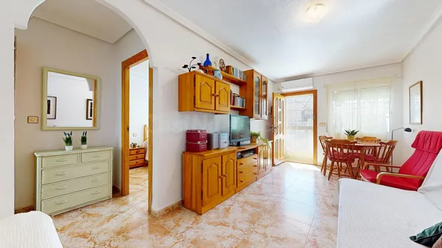 Vivienda completa con solárium, parking y patio trasero en S - foto 4