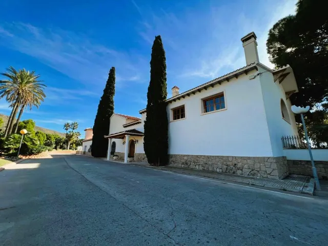 FINCA ECUESTRE DE ESTILO MEDITERRÁNEO. — 19