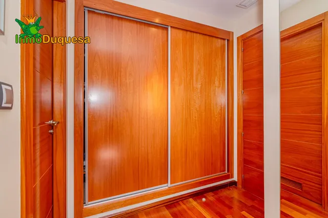 Ático duplex con terraza de 61 m2, plaza de aparcamiento, trastero, piscina comunitaria, padel - PTS. — 10