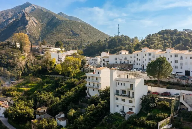 Chalet 4 habitaciones 339m² en venta - Istan pueblo — 46
