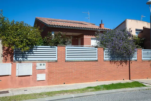 Chalet independiente con gran terraza en Calafell — 36