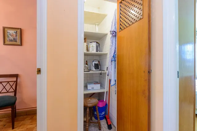 LUZ, CUATRO habitaciones ,TERRAZA Y TRASTERO EN UNA DE LAS MEJORES ZONAS DE OVIEDO — 37
