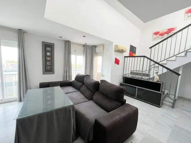 Espectacular Ático Dúplex con Terraza de 20 m2 en San Roque - foto 2