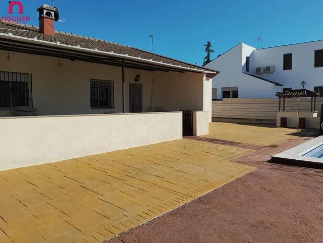 Chalet Independiente en La Carlota – Amplia Parcela y Excelente Ubicación — 11