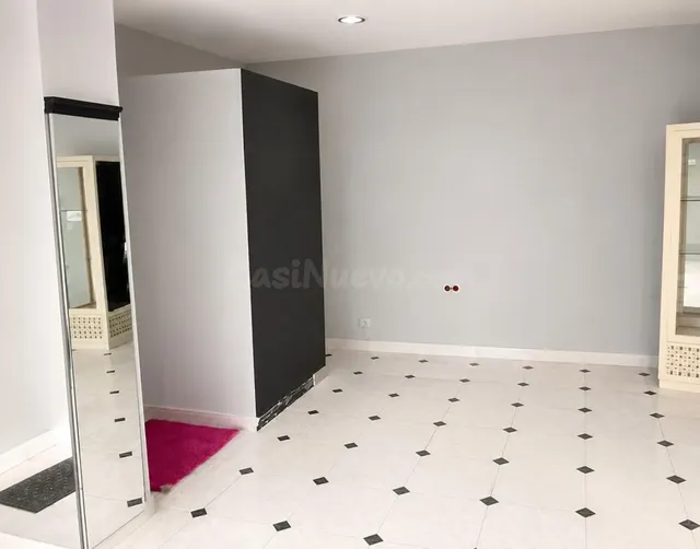LOCAL/VIVIENDA CON MUY BUENA UBICACIÓN, ZONA DE MUCHO PASO - foto 2