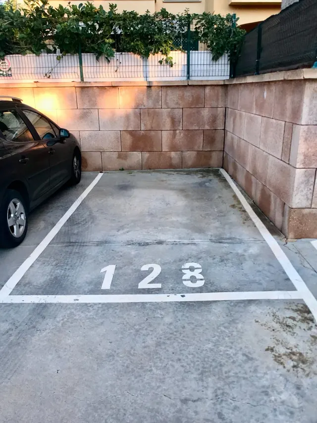 Acogedor apartamento con terraza y piscina comunitaria — 21