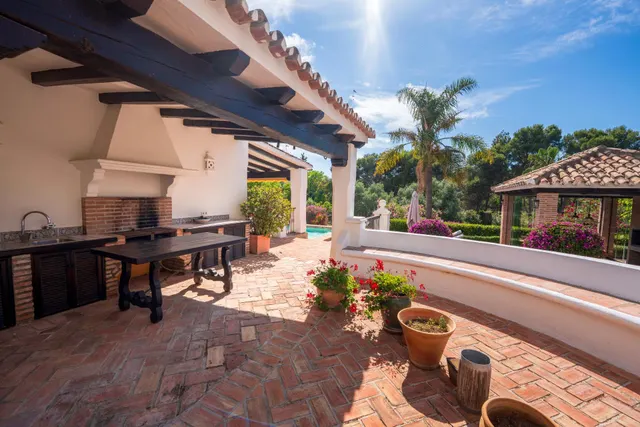 Elegante casa andaluza con vistas al golf en El Paraíso — 28