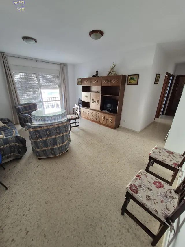 SE VENDE PISO POR LA ZONA CENTRO - foto 4