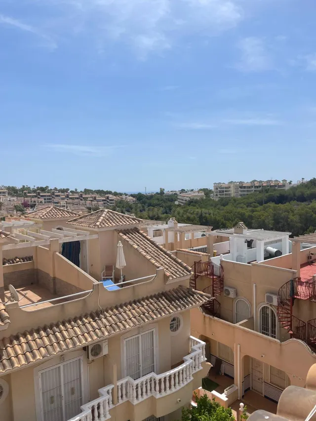 GRAN CHALET PAREADO EN VILLAMARTIN, LAS FILIPINAS, ORIHUELA 