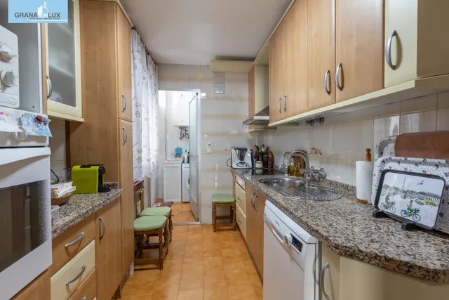 Amplio y luminoso piso de 3 dormitorios listo para entrar a vivir junto al metro de Albolote — 21