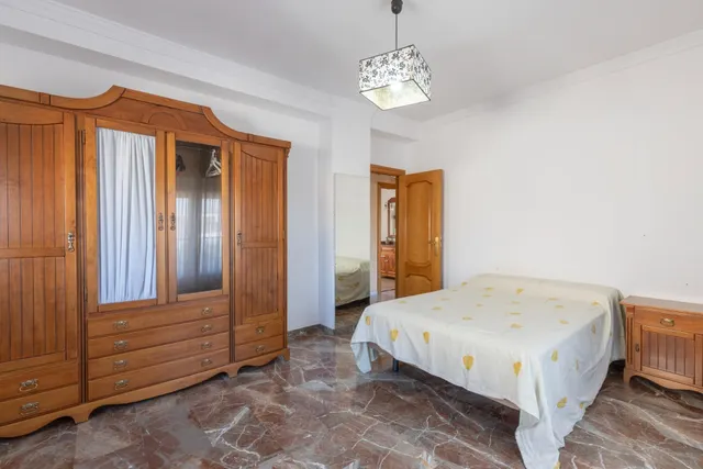 Casa en esquina en venta en Las Gabias — 40