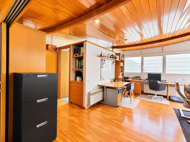 Vivienda esquinera con garaje — 25