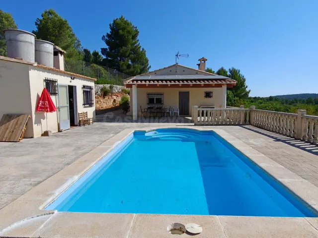 Chalet con piscina - foto 2