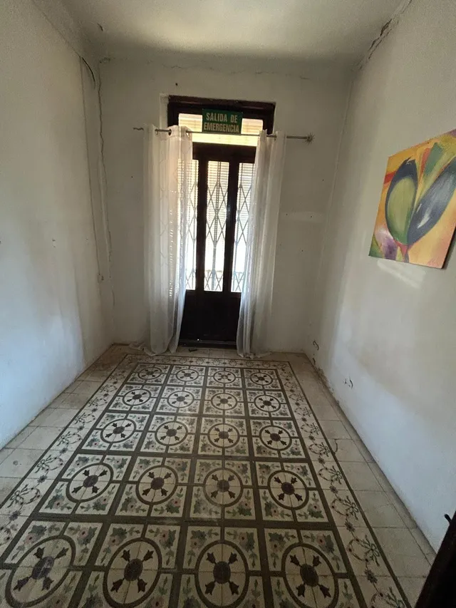 OPORTUNIDAD...EN PLENO CORAZON DEL CABAÑAL...DOS CASAS COMPLETAS A LA VENTA — 33
