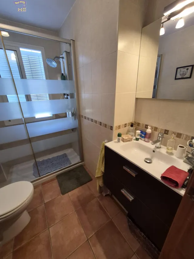 SE VENDE UNIFAMILIAR EN ZONA DEL PORTICHUELO — 24