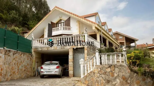 Chalet independiente en venta en Treto junto a la Ría del As