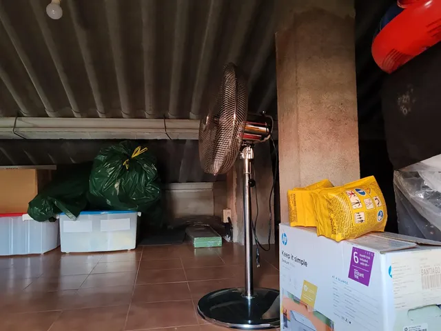 CASA EN VENTA EN RIANXO CON PATIO Y HORREO — 22