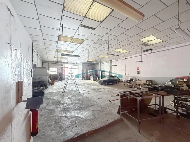 Nave-almacén con gran potencial urbanístico en Moncada