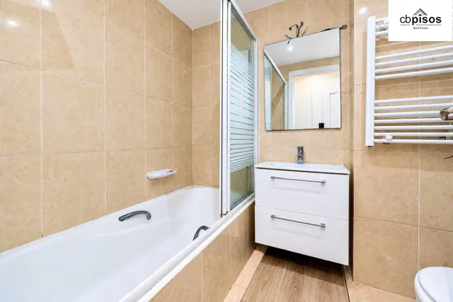 Piso de 110 m2 con 3 dormitorios, parking y trastero en cas capiscol — 10