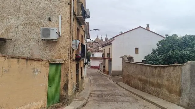 Casa en venta en Aguarón. — 25