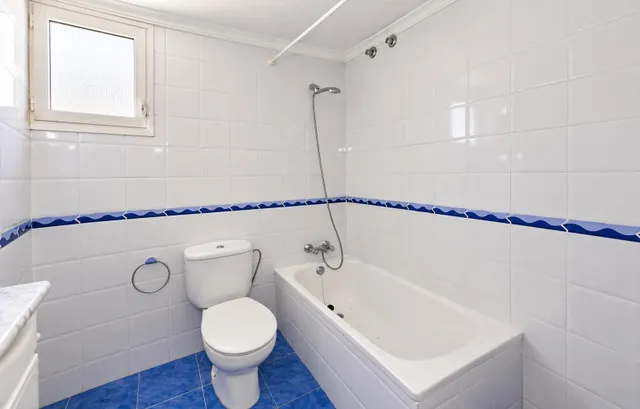Piso de 3 dormitorios con terraza en Fuengirola — 10
