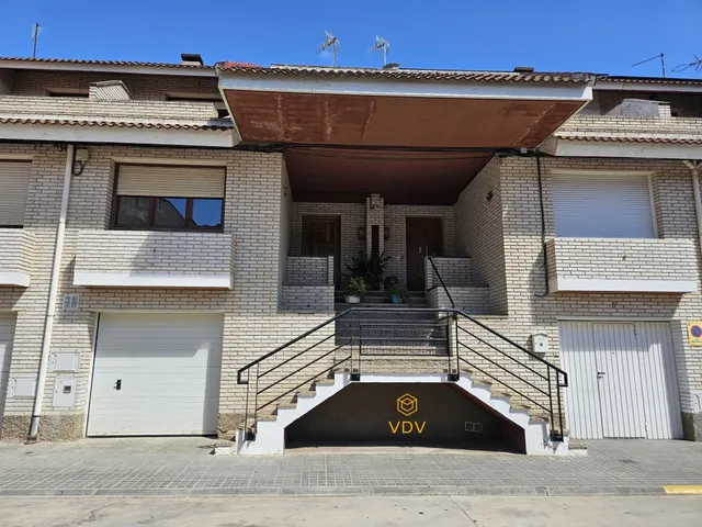 Adosada en Venta en Cintruenigo Navarra — 2
