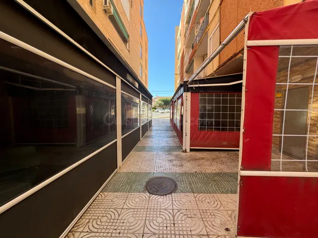 Estudio Luminoso en el Corazón del Puerto de Aguadulce — 4