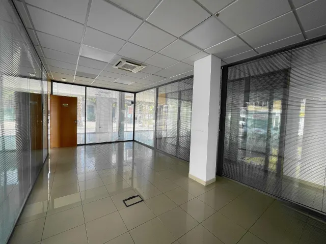 BAJO COMERCIAL EN ESQUINA EN VERA — 14