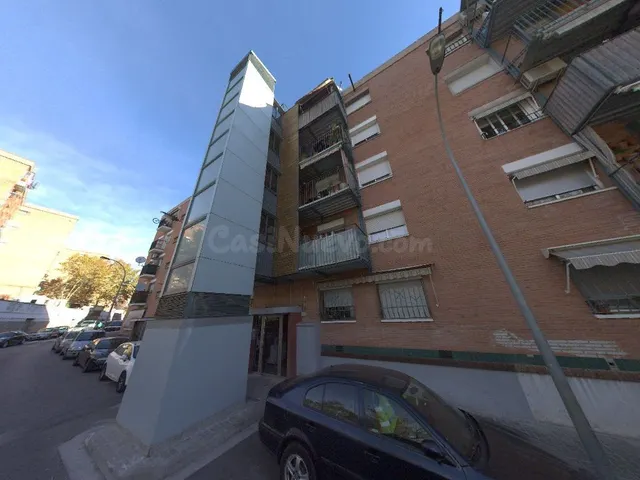 Se vende Piso OKUPADO en Mas Del Canals 8 Sabadell, (Barcelo