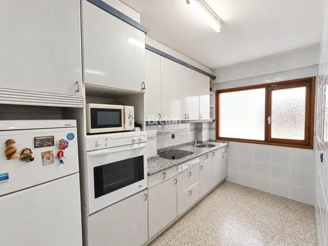 Amplia vivienda de 4 dormitorios con balcón en San Antonio María Claret — 27