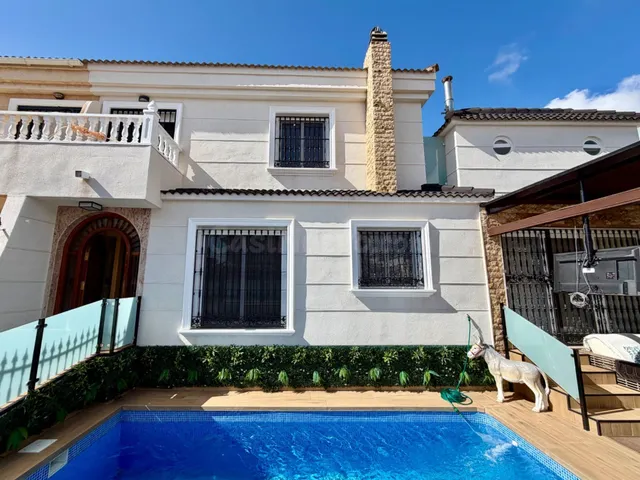 Pareado 4 habitaciones 189m² en venta - La Zenia