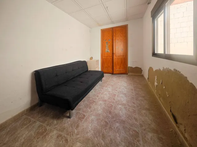 EXCELENTE OPORTUNIDAD: CASA DE 86 m2 EN PARCELA DE 120 m2 EN SAN AGUSTÍN (Junto a PAU II)  PRECIO: 220.000 € — 10