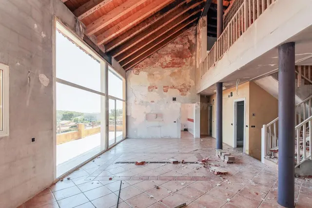 Casa independiente para reformar con vistas a la montaña en Olivella — 5