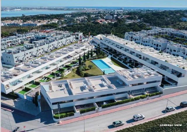 FANTASTICO BUNGALOW FRENTE A LA LAGUNA ROSA EN TORREVIEJA A ESTRENAR — 32