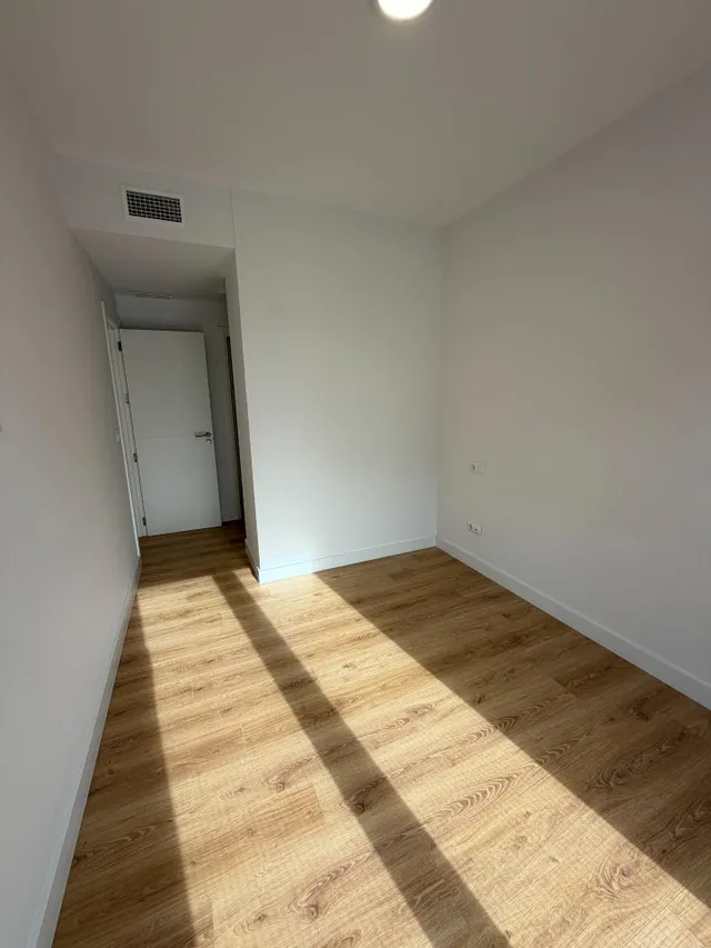 Moderna Planta Baja en Mairena del Aljarafe con Amplio Patio y Excelentes Comodidades — 16