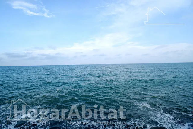 TERRENO URBANO EN PRIMERA LÍNEA JUNTO AL MAR — 34