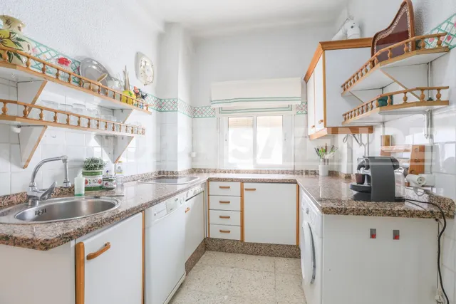 Centro-Plaza de Armas. Excelente vivienda de techos altos y  - foto 3