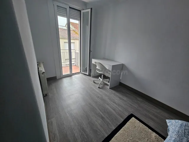 Amplia Habitación Reformada en Ourense - Zona O Vinteún - - foto 4