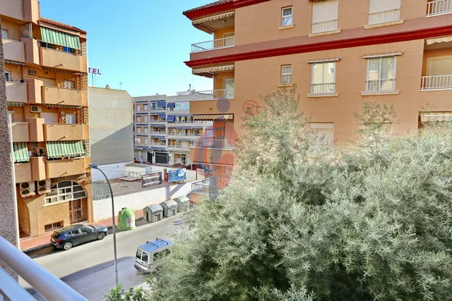 Piso de 3 dormitorios en venta en Guardamar del Segura, zona Mercadona, en esquina, con una gran terraza y vistas laterales al mar — 15