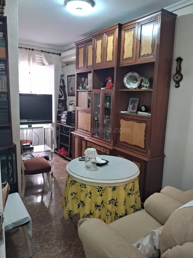 PISO EXTERIOR EN ZONA VIÑUELA CON PATIO Y TERRAZA!! - foto 3