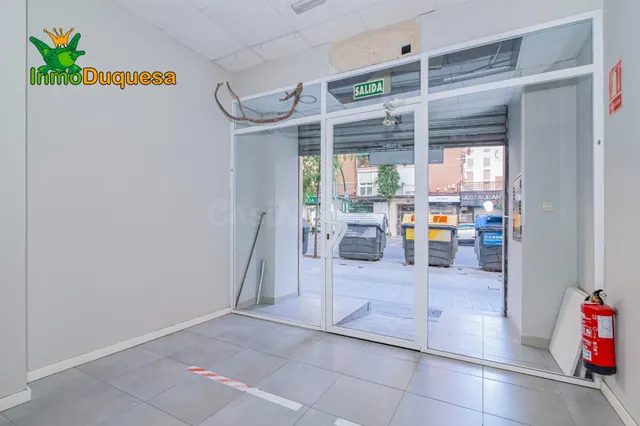 Local comercial junto a la Avenida de américa. Para empezar mañana mismo. — 5