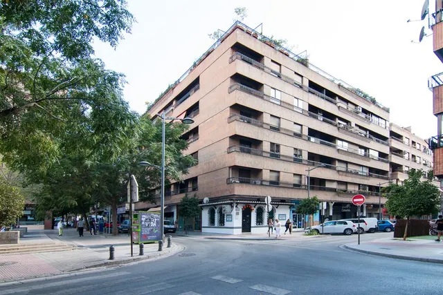 CALLE TRAJANO. Plaza Menorca — 34